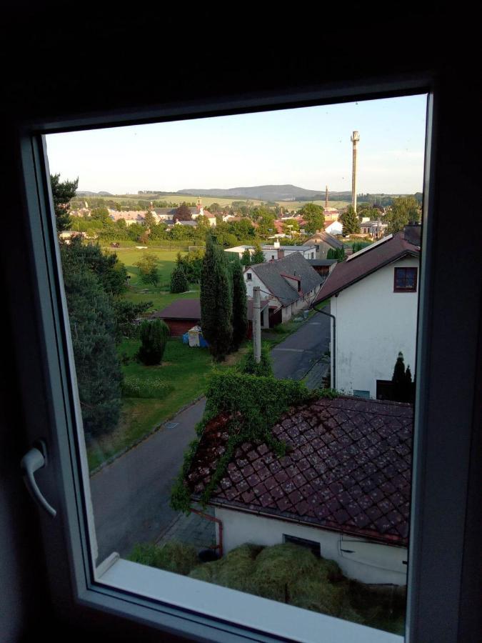 Apartman Police Nad Metuji Leilighet Eksteriør bilde