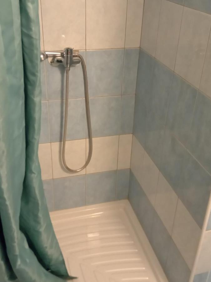 Apartman Police Nad Metuji Leilighet Eksteriør bilde